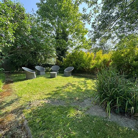 Surbiton Home With Free Parkings, Surbiton, Kingston Upon Thames, Surrey, Greater London Uk Eksteriør billede