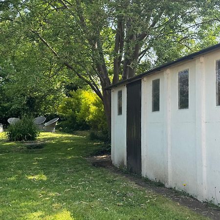Surbiton Home With Free Parkings, Surbiton, Kingston Upon Thames, Surrey, Greater London Uk Eksteriør billede