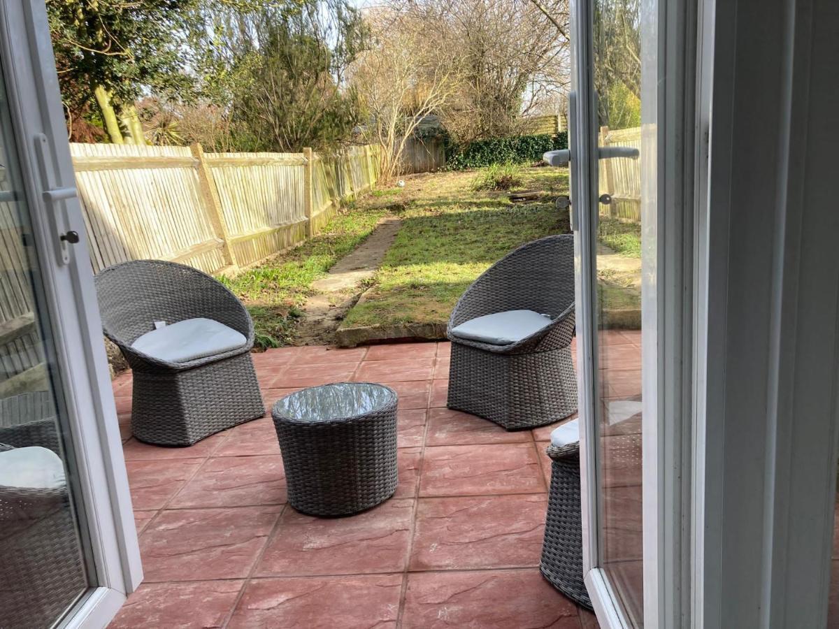 Surbiton Home With Free Parkings, Surbiton, Kingston Upon Thames, Surrey, Greater London Uk Eksteriør billede
