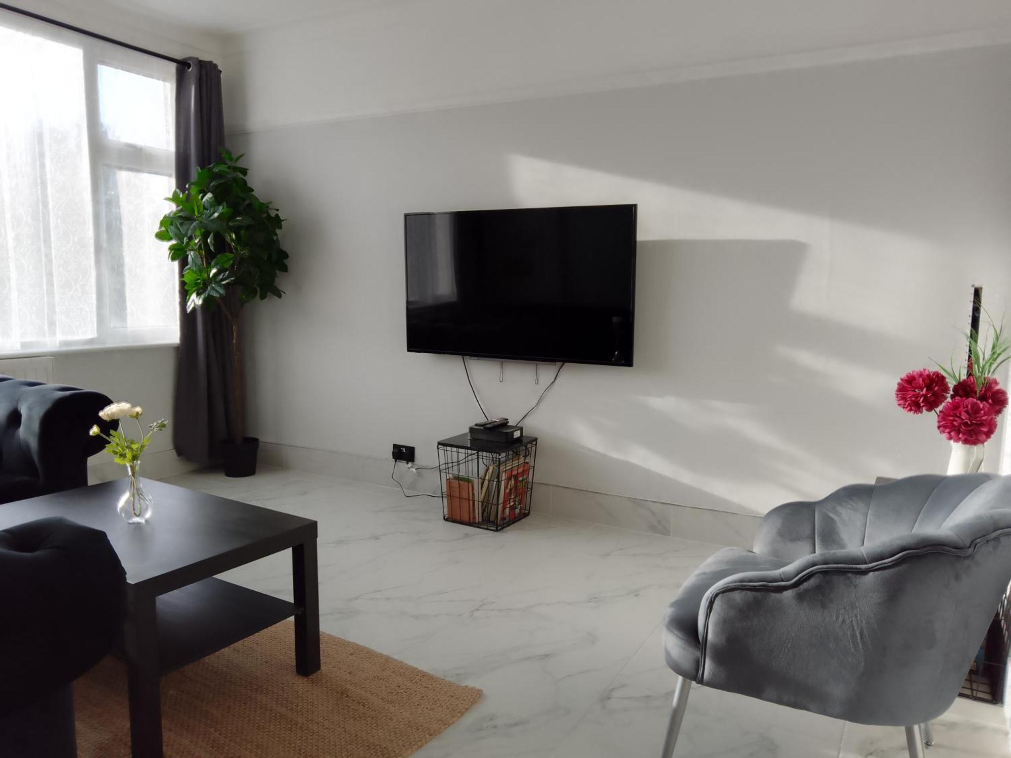 Surbiton Home With Free Parkings, Surbiton, Kingston Upon Thames, Surrey, Greater London Uk Eksteriør billede
