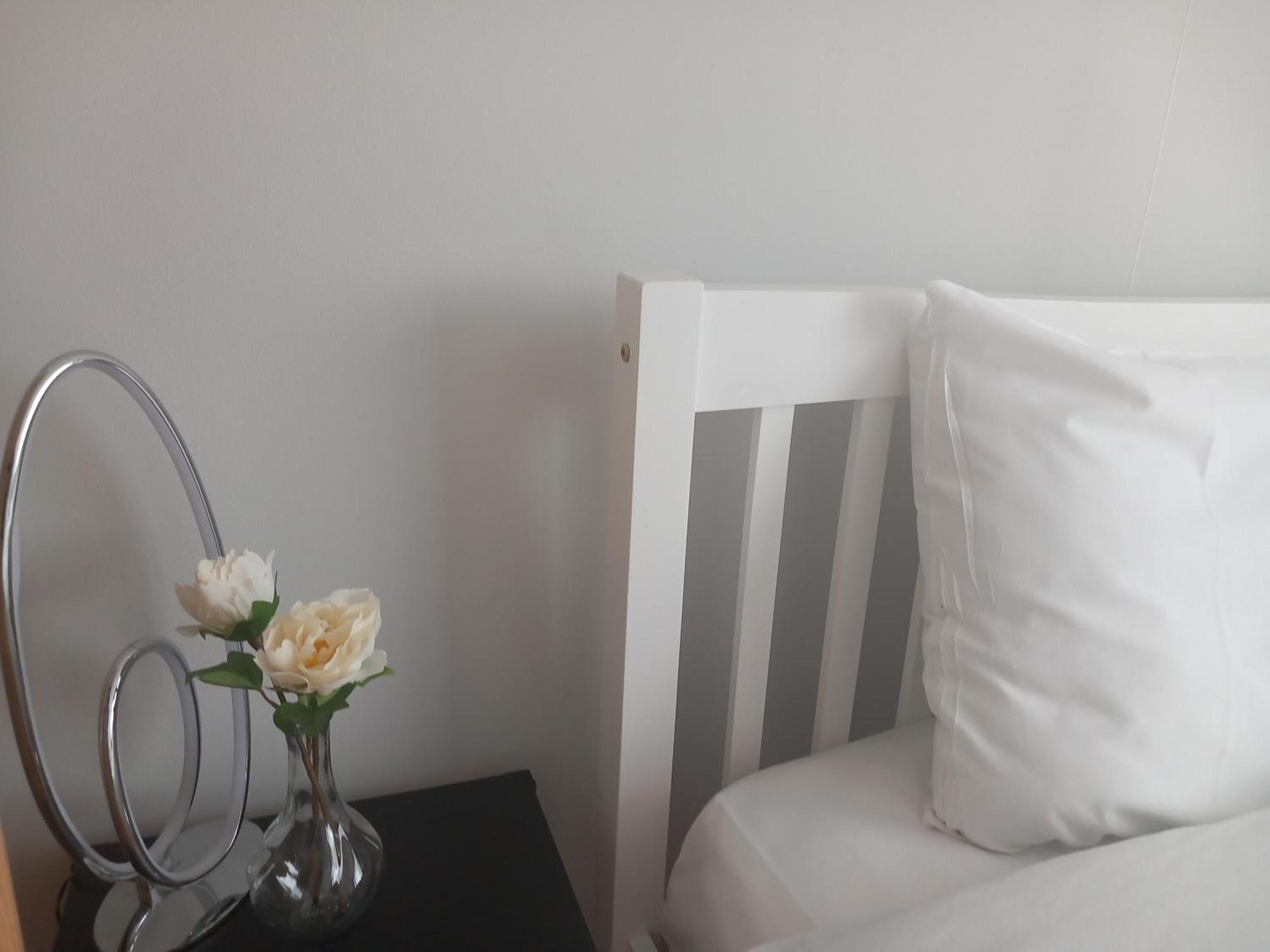 Surbiton Home With Free Parkings, Surbiton, Kingston Upon Thames, Surrey, Greater London Uk Eksteriør billede