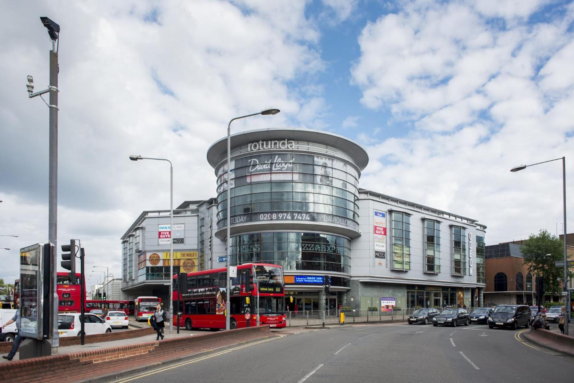 Surbiton Home With Free Parkings, Surbiton, Kingston Upon Thames, Surrey, Greater London Uk Eksteriør billede