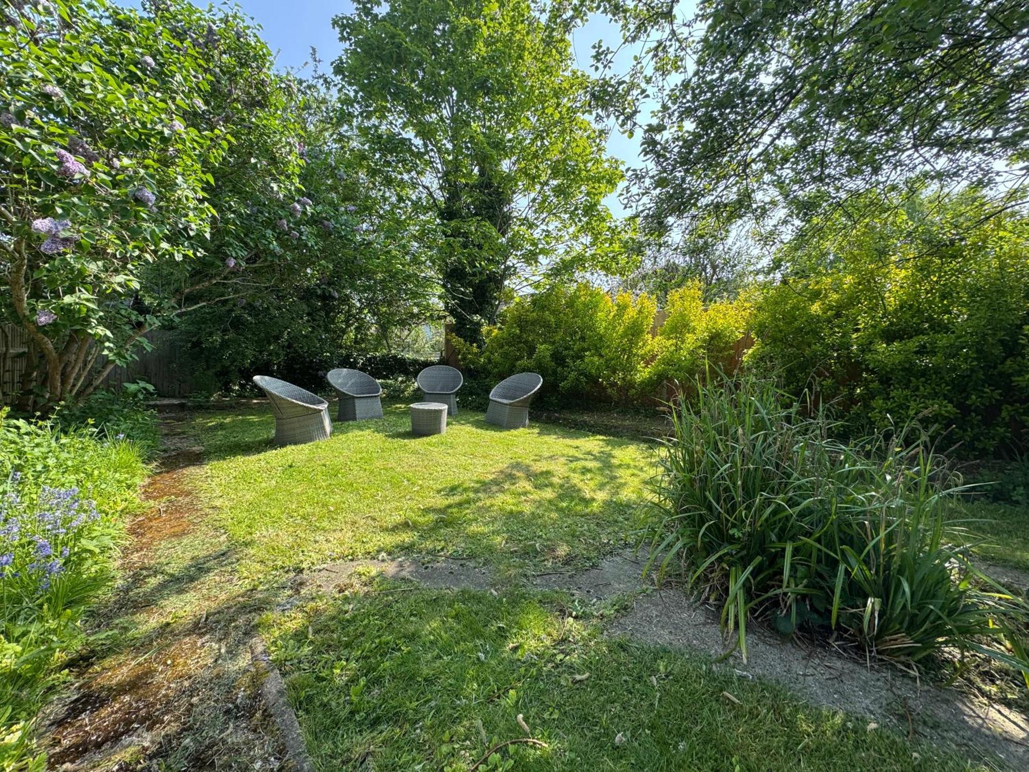 Surbiton Home With Free Parkings, Surbiton, Kingston Upon Thames, Surrey, Greater London Uk Eksteriør billede